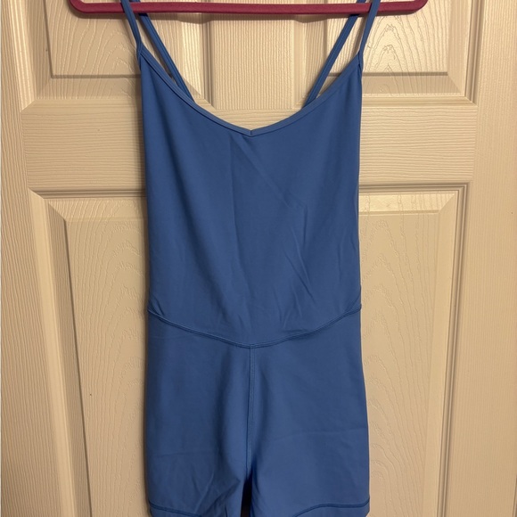 LULULEMON ALIGN CROSS-BACK BODYSUIT 4” SIZE 14/BNWT COLOR : POOL MSRP $128 - Picture 5 of 9